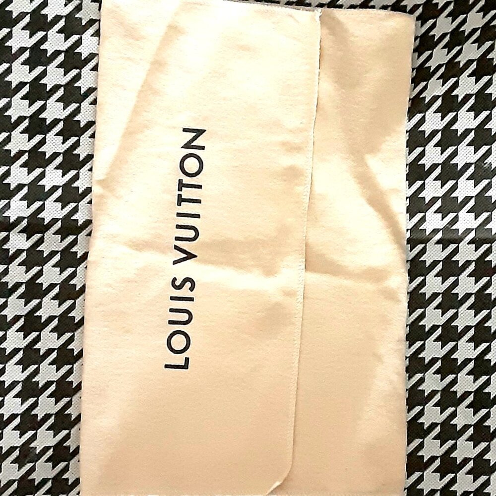 LOUIS VUITTON 8 X 12 Dust Bag for Clutch-Style and Crossbody Purses